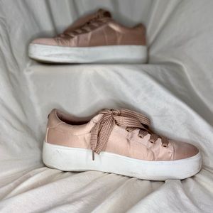 STEVEN MADEN - PINK LACE UP PLATFORMS 🛍